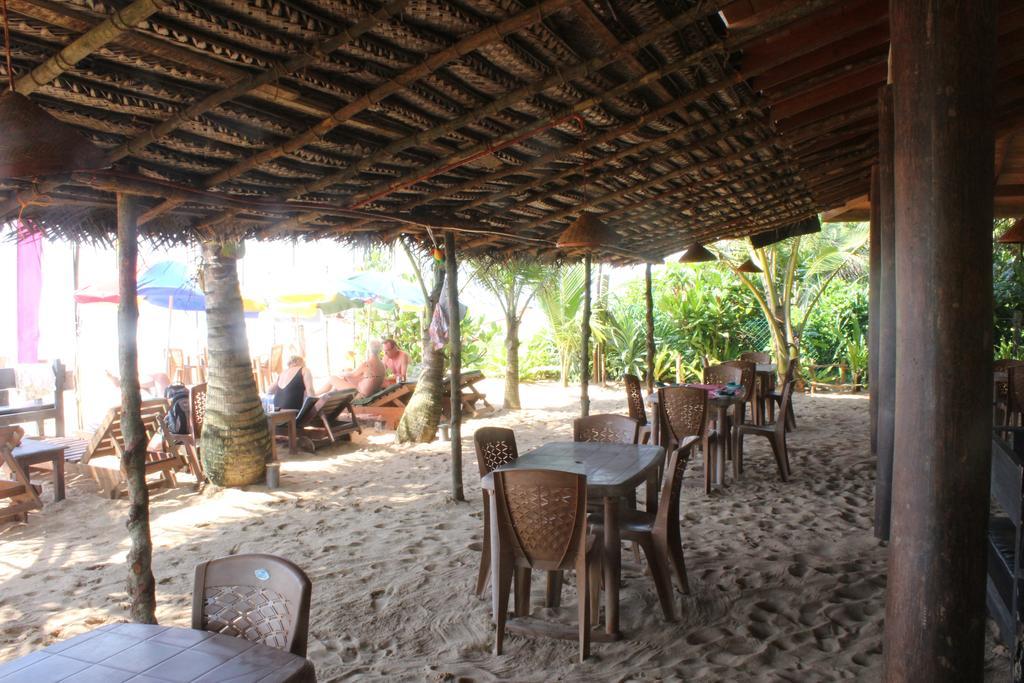 Warahena Beach Hotel Bentota Kültér fotó