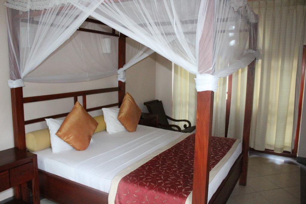 Warahena Beach Hotel Bentota Kültér fotó