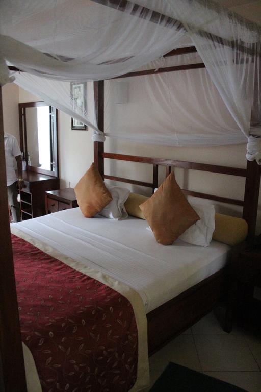 Warahena Beach Hotel Bentota Kültér fotó