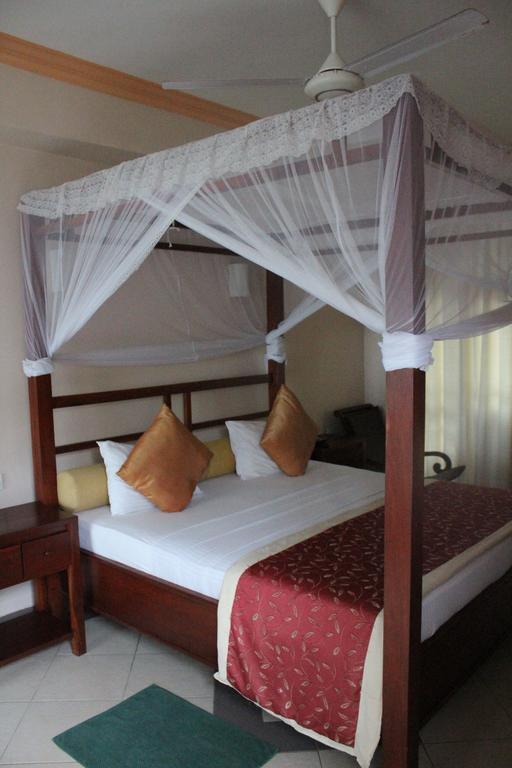Warahena Beach Hotel Bentota Kültér fotó